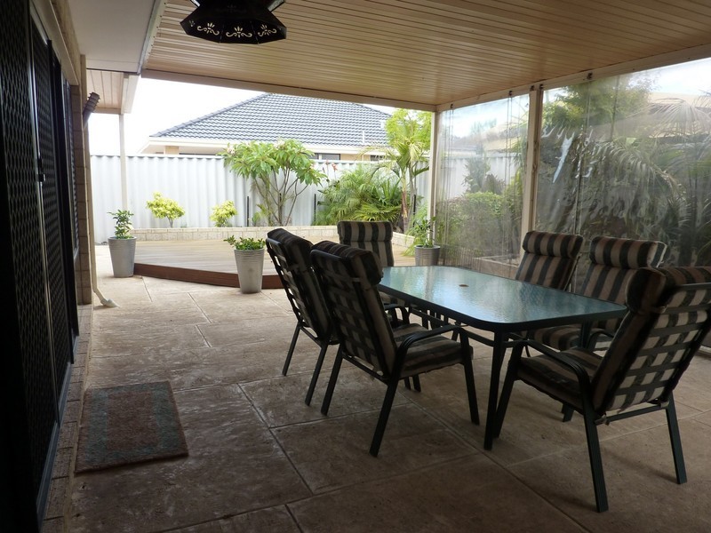 20 Zaragoza Drive, Port Kennedy WA 6172