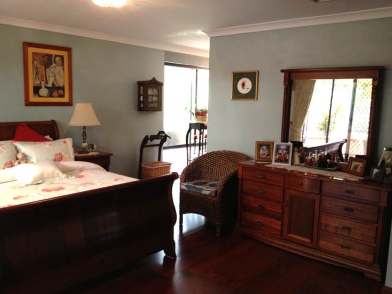 10 Leschenaultia Drive, Chittering WA 6084