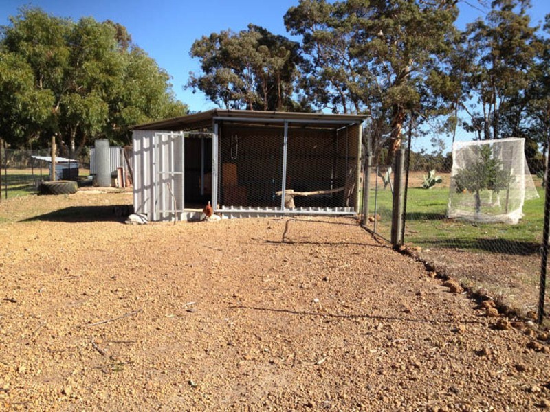 10 Leschenaultia Drive, Chittering WA 6084