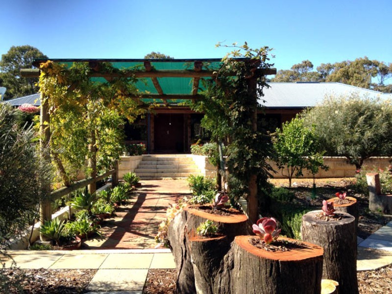 10 Leschenaultia Drive, Chittering WA 6084