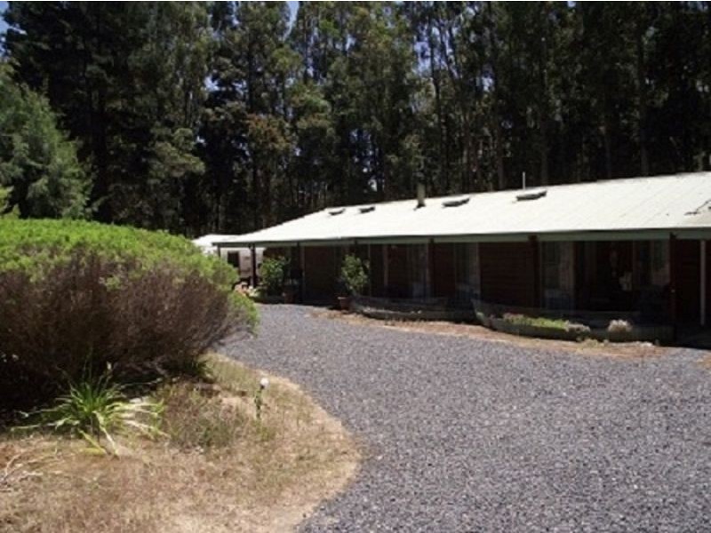 9 karri Lane, Quinninup WA 6258