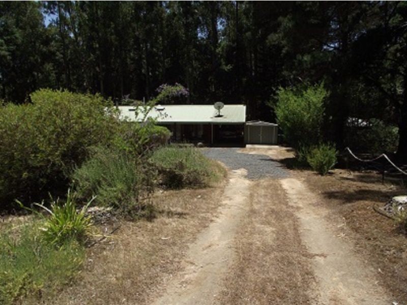 9 karri Lane, Quinninup WA 6258