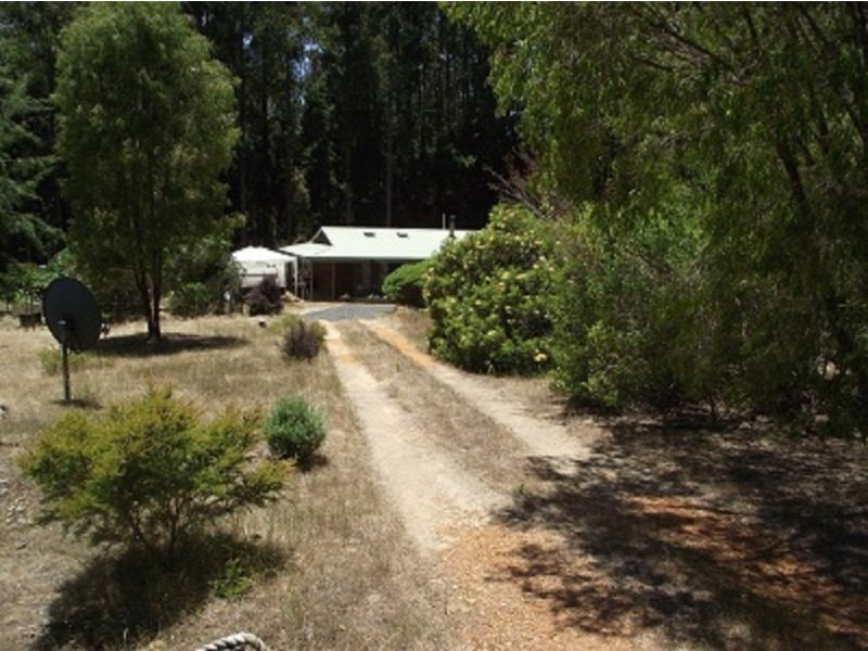 9 karri Lane, Quinninup WA 6258