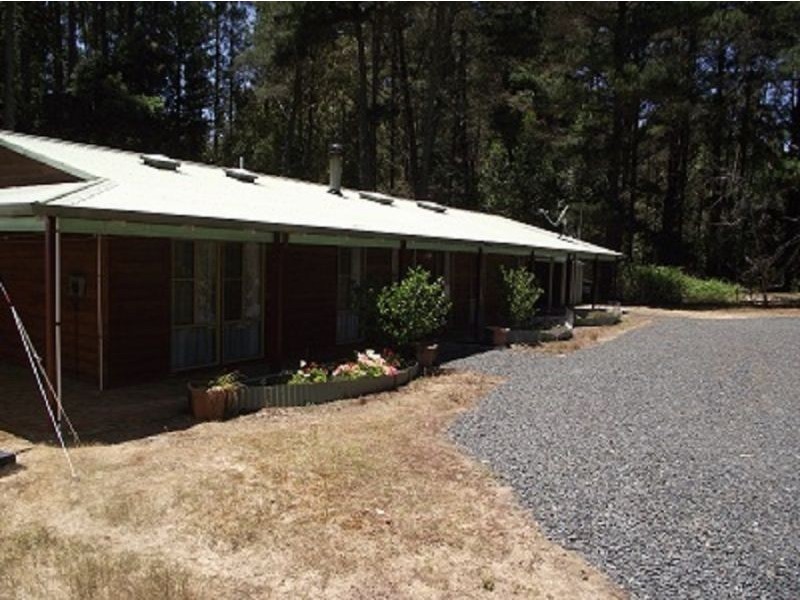 9 karri Lane, Quinninup WA 6258