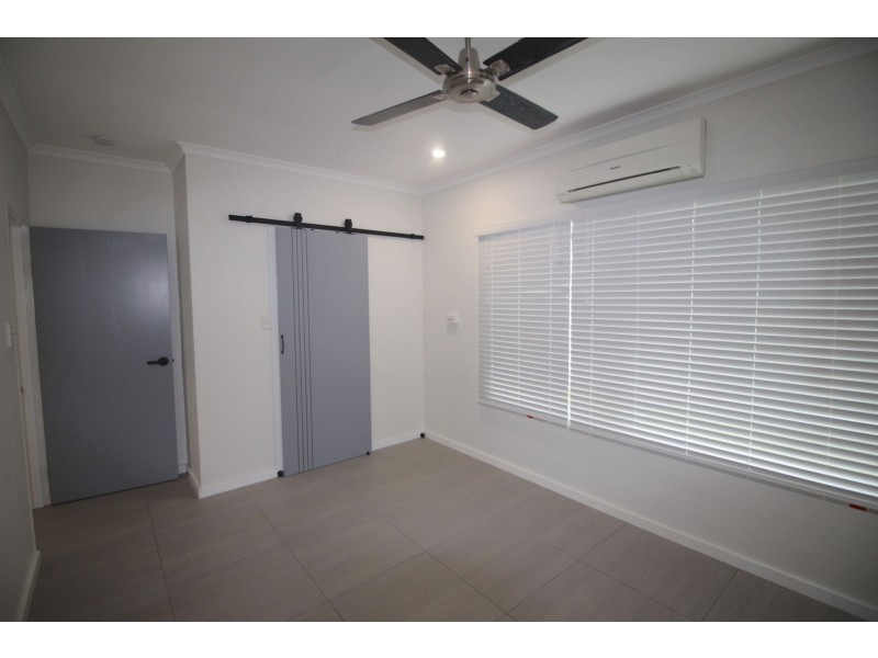 4/12-14 Ireland Cr, Whitfield QLD 4870
