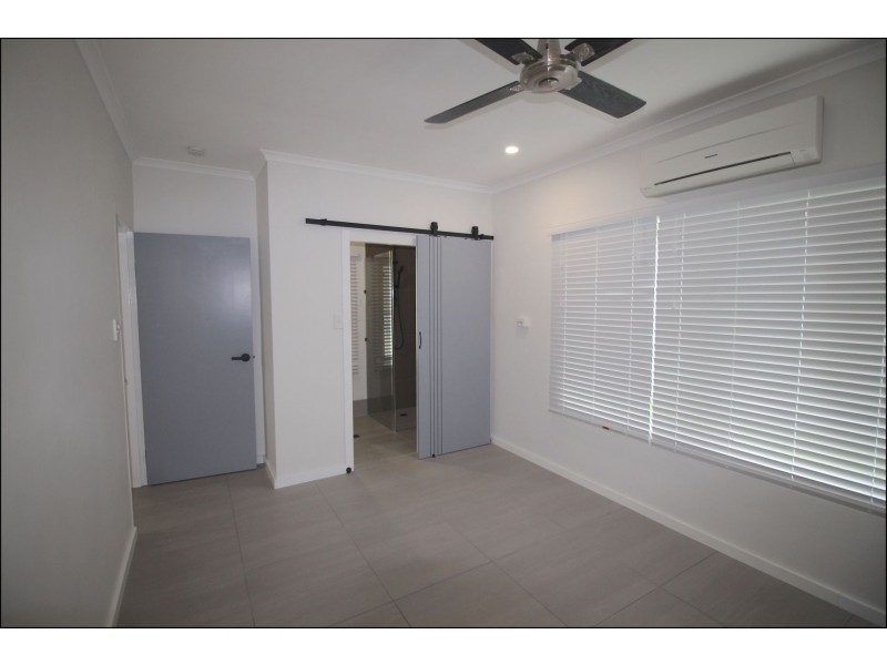 4/12-14 Ireland Cr, Whitfield QLD 4870