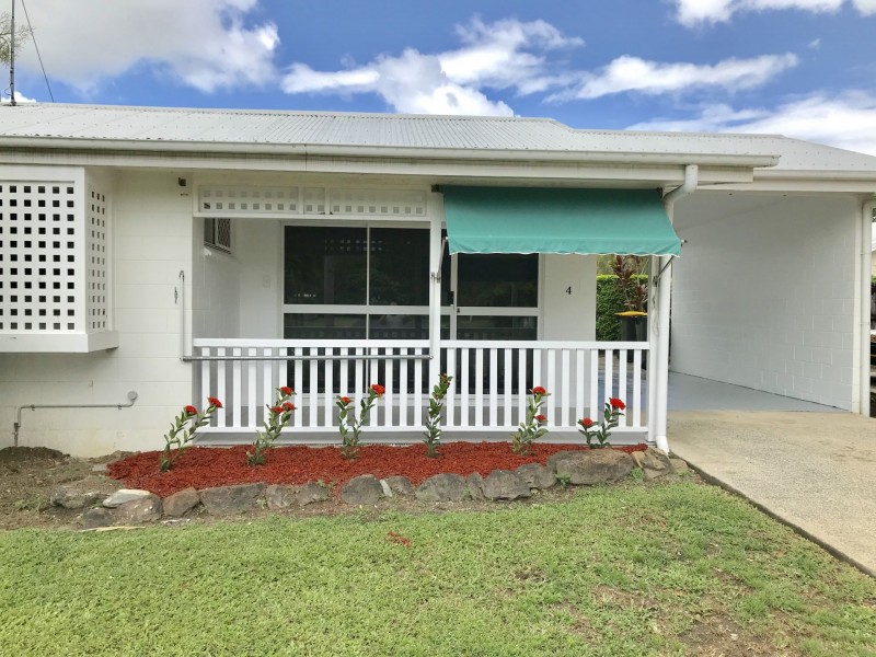 4/12-14 Ireland Cr, Whitfield QLD 4870
