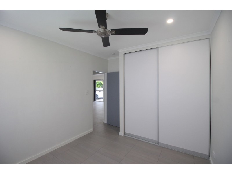 4/12-14 Ireland Cr, Whitfield QLD 4870