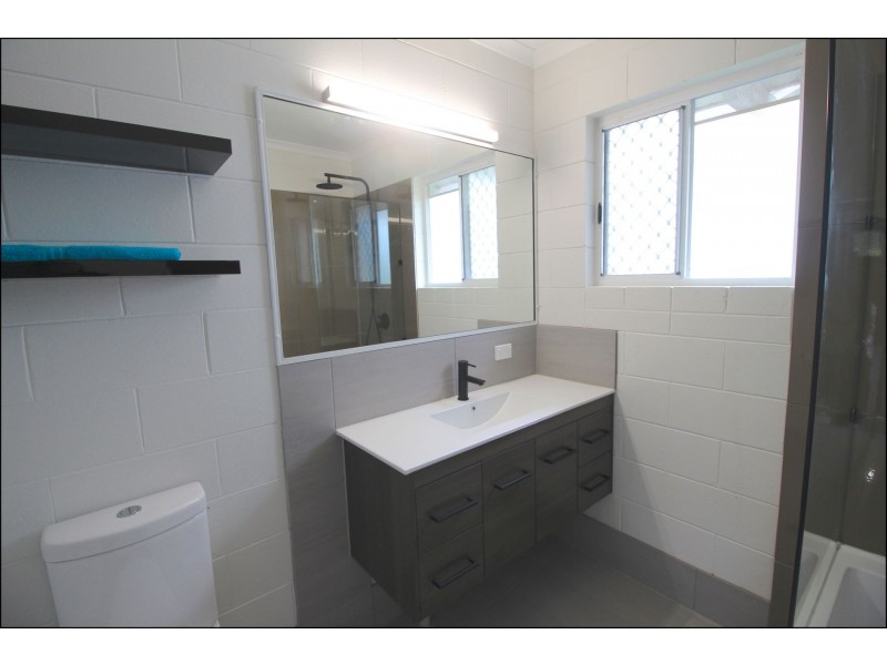 4/12-14 Ireland Cr, Whitfield QLD 4870