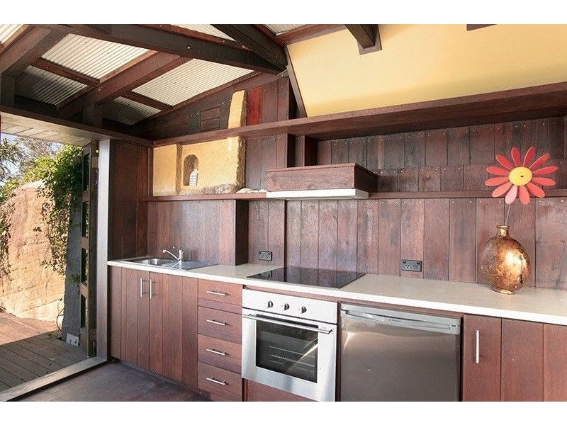 9 Crown Rd, Queenscliff NSW 2096