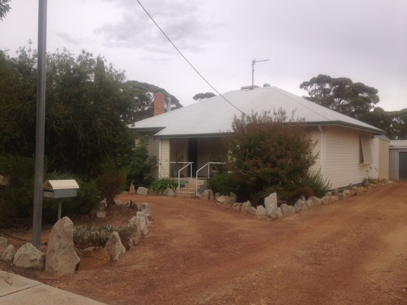 112 Johnson St, Bruce Rock WA 6418
