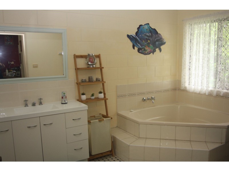 49 Rosewood Ave, Kelso QLD 4815