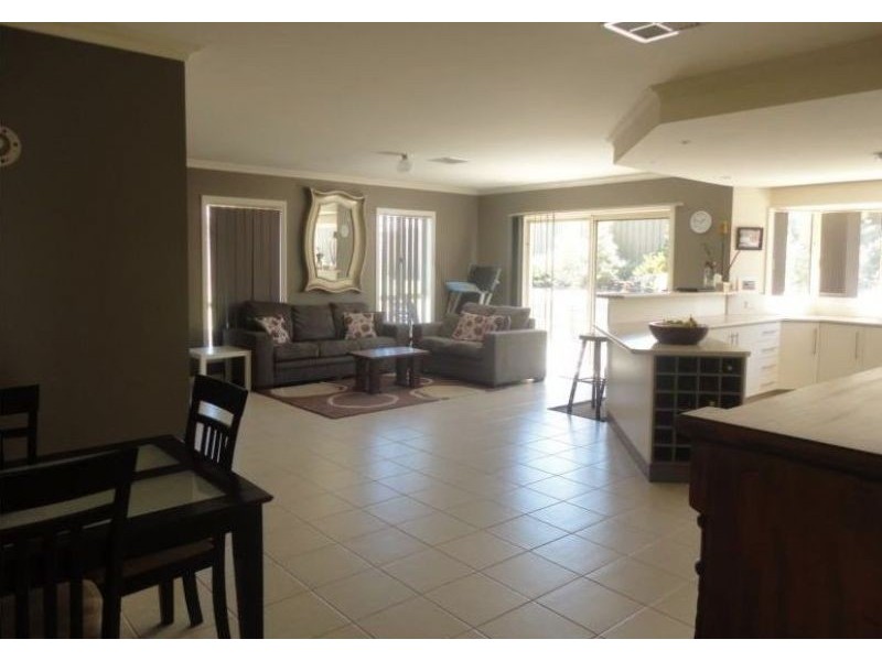 15 Dittmar Crt, Goolwa SA 5214