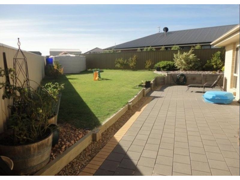 15 Dittmar Crt, Goolwa SA 5214