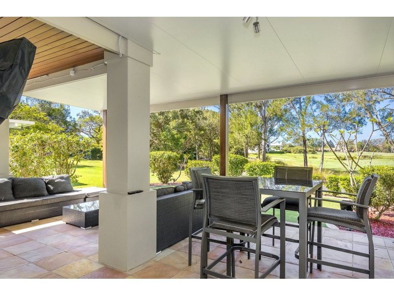 8107 Magnolia Gardens Court, Hope Island QLD 4212