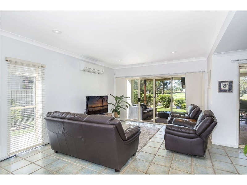 8107 Magnolia Gardens Court, Hope Island QLD 4212