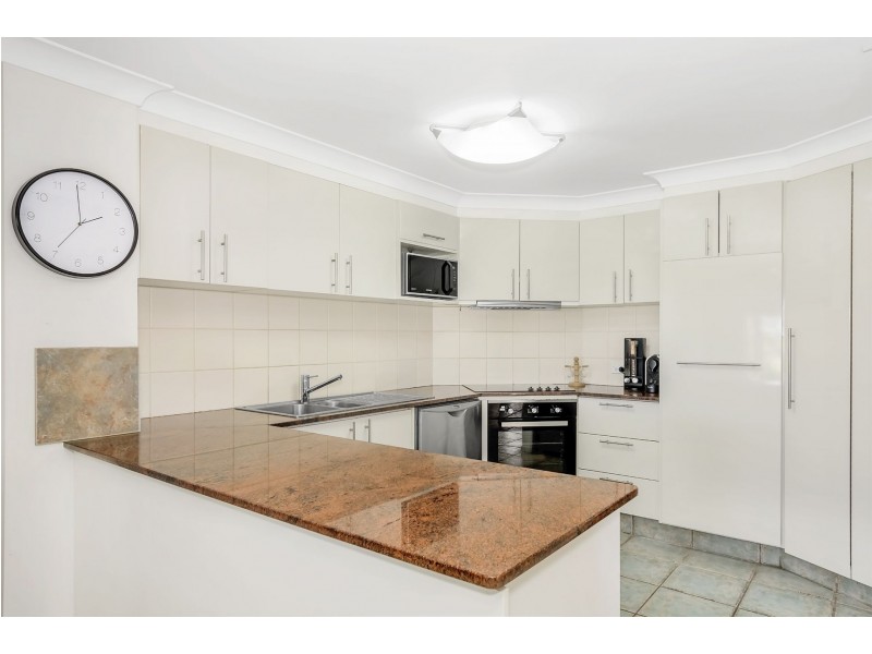 8107 Magnolia Gardens Court, Hope Island QLD 4212