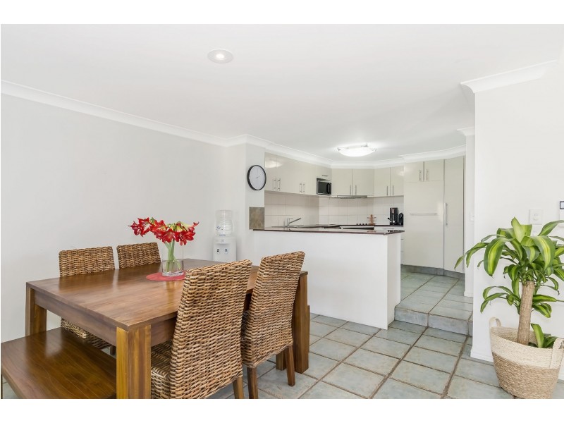 8107 Magnolia Gardens Court, Hope Island QLD 4212