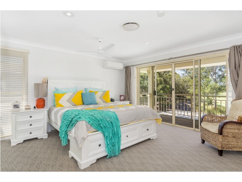 8107 Magnolia Gardens Court, Hope Island QLD 4212