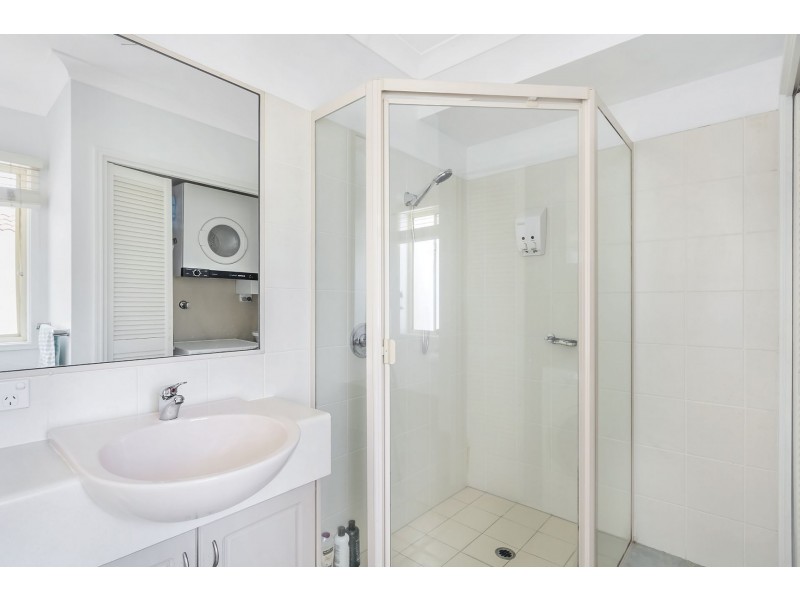 8107 Magnolia Gardens Court, Hope Island QLD 4212