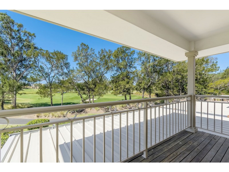 8107 Magnolia Gardens Court, Hope Island QLD 4212