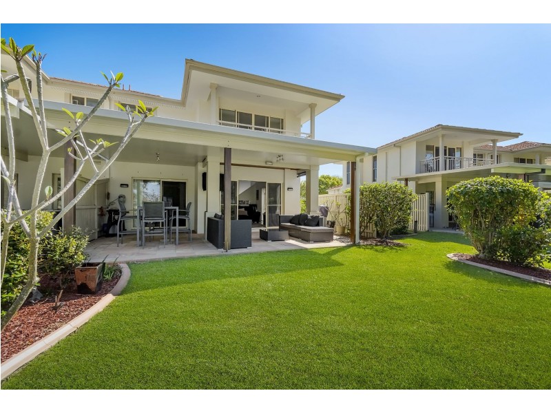 8107 Magnolia Gardens Court, Hope Island QLD 4212