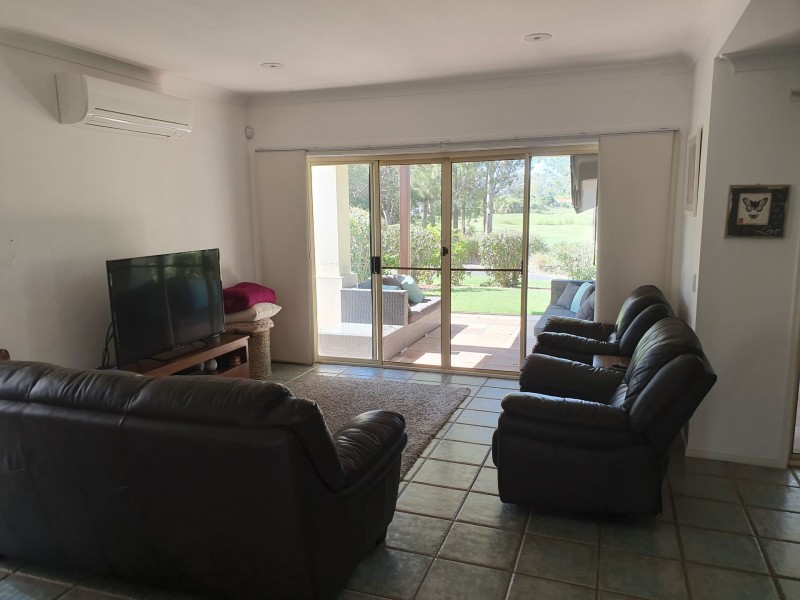 8107 Magnolia Gardens Court, Hope Island QLD 4212