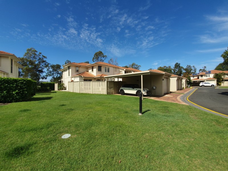 8107 Magnolia Gardens Court, Hope Island QLD 4212