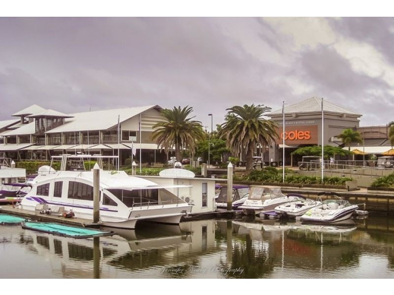 8107 Magnolia Gardens Court, Hope Island QLD 4212