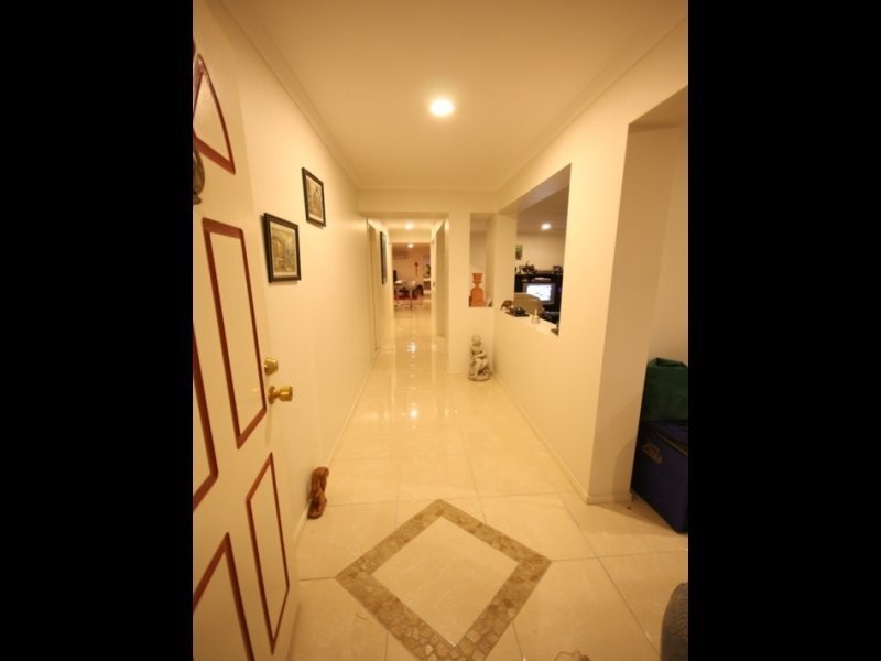 10  Buddy Holly close, Parkwood QLD 4214