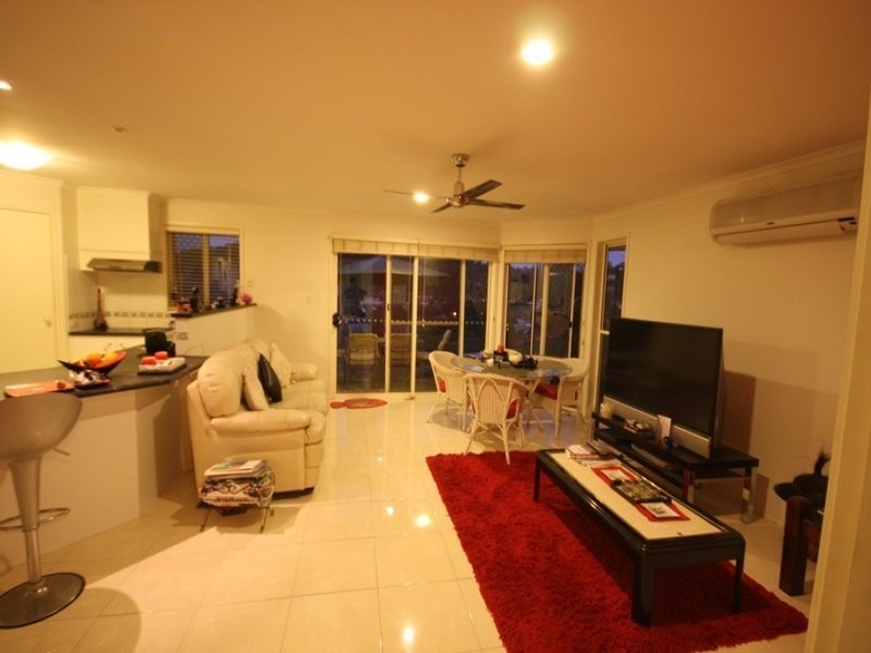 10  Buddy Holly close, Parkwood QLD 4214