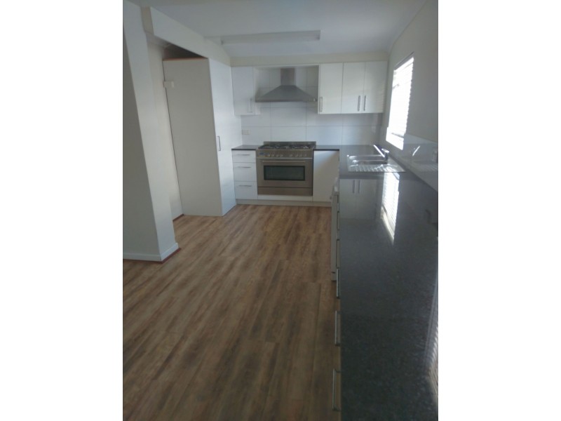 8 Drake Street, Bayswater WA 6053