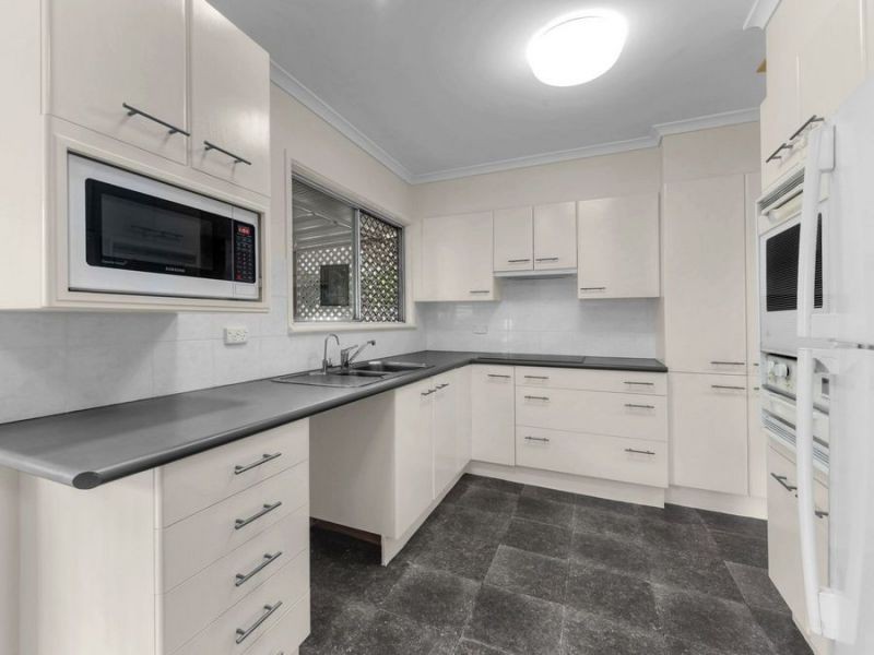 3 Kaldo Grove, Ferny Hills QLD 4055