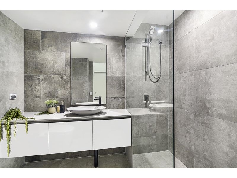 2/5 Enderley Avenue, Surfers Paradise QLD 4217