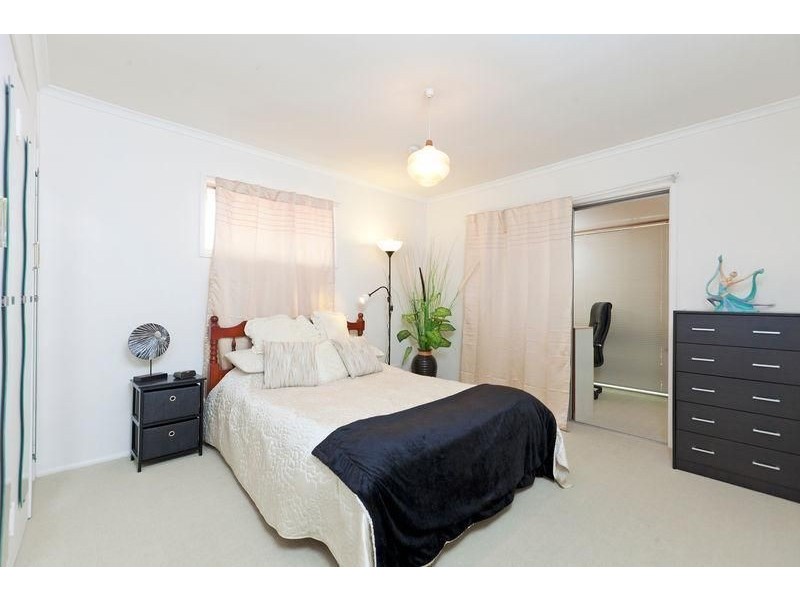 27 Hardwick St, Wynnum West QLD 4178