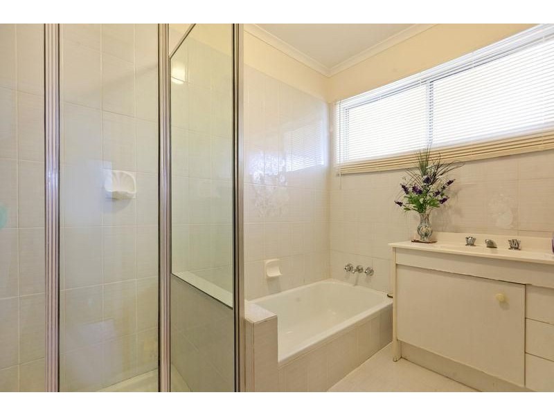 27 Hardwick St, Wynnum West QLD 4178