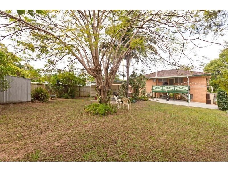 27 Hardwick St, Wynnum West QLD 4178