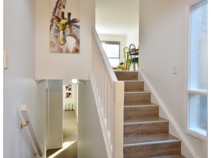 2064/6 Crestridge Crescent, Oxenford QLD 4210