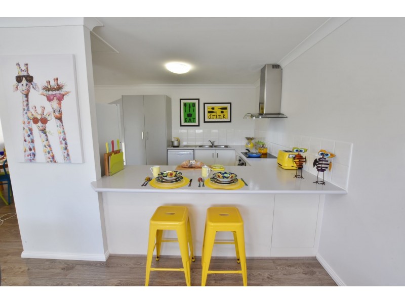 2064/6 Crestridge Crescent, Oxenford QLD 4210