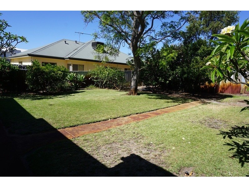 142 Holland Street, Wembley WA 6014