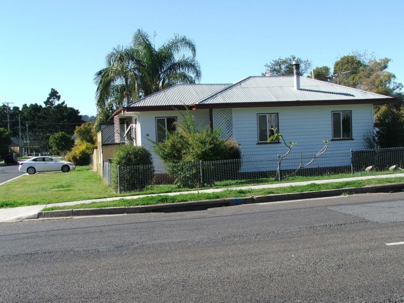 16 Stafford St, Booval QLD 4304