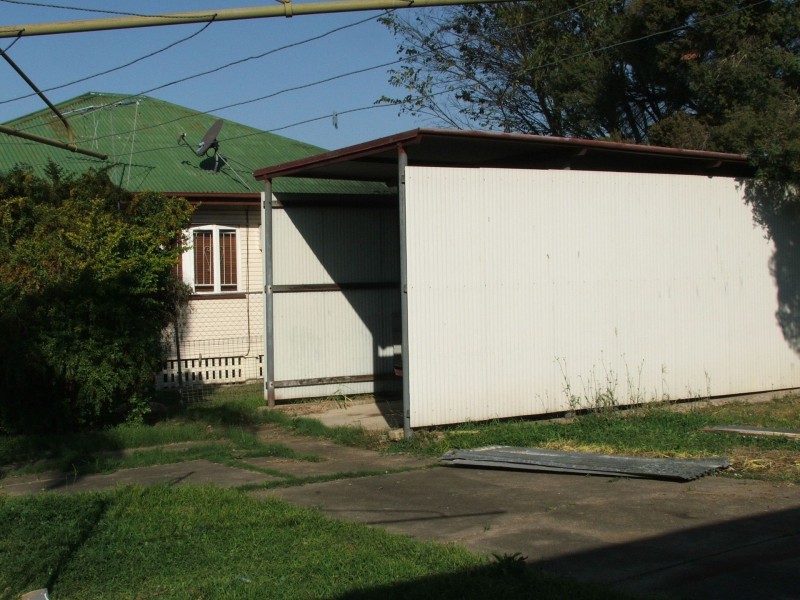 16 Stafford St, Booval QLD 4304