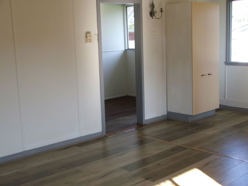 16 Stafford St, Booval QLD 4304
