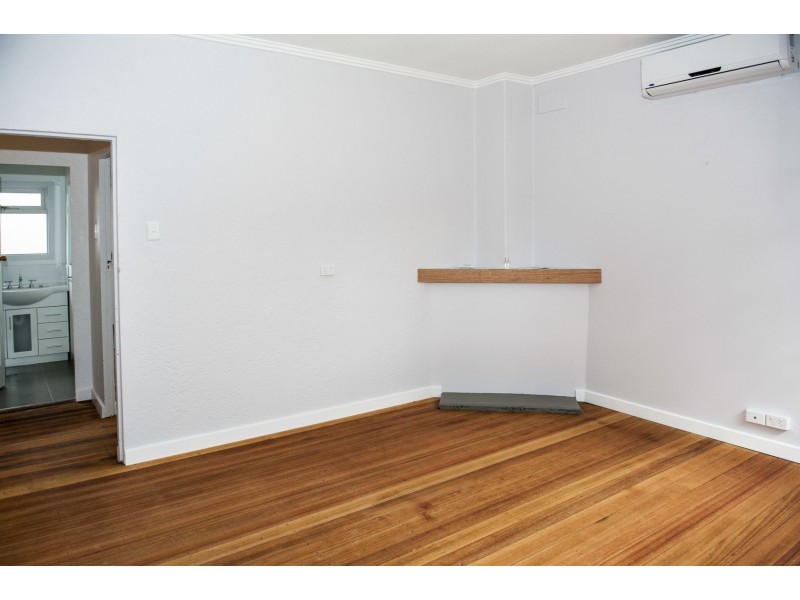 16 Yarrabin Street, Brunswick West VIC 3055