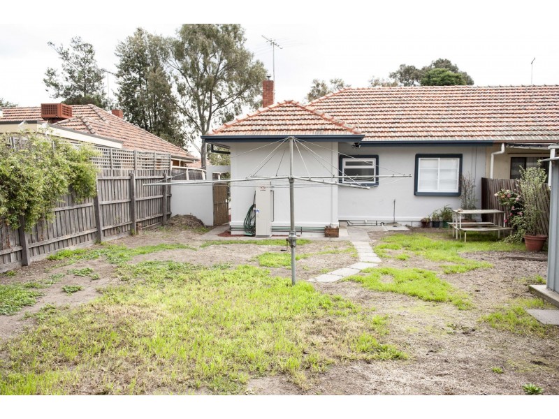 16 Yarrabin Street, Brunswick West VIC 3055