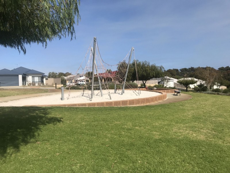 16 Lemon Gum Drive, Baldivis WA 6171