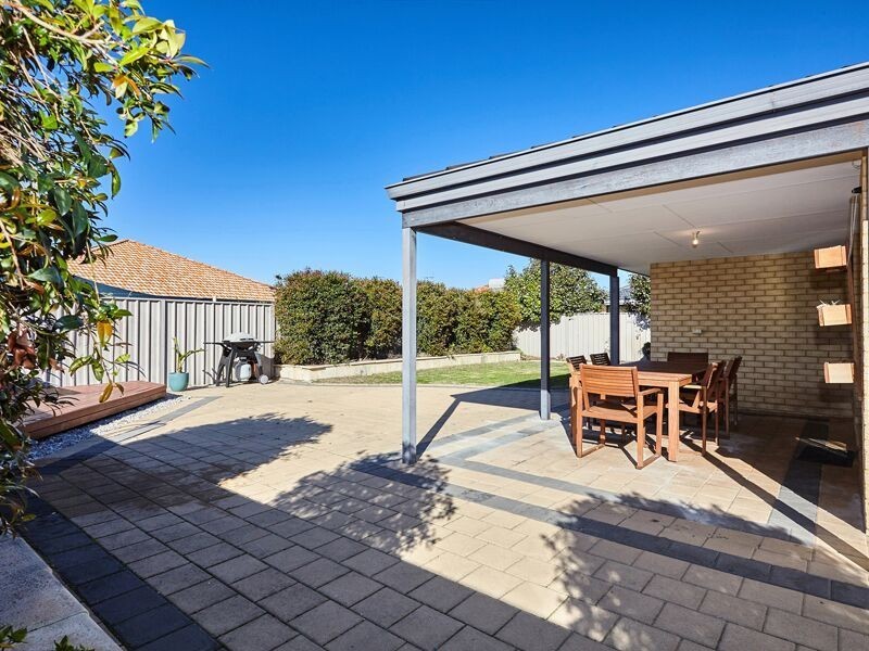 13 Murrumbidgee Drive, Hammond Park WA 6164