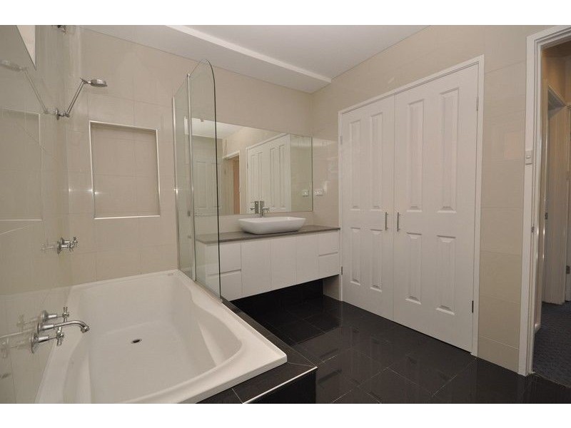 8/69 Kingsville Street, Kingsville VIC 3012