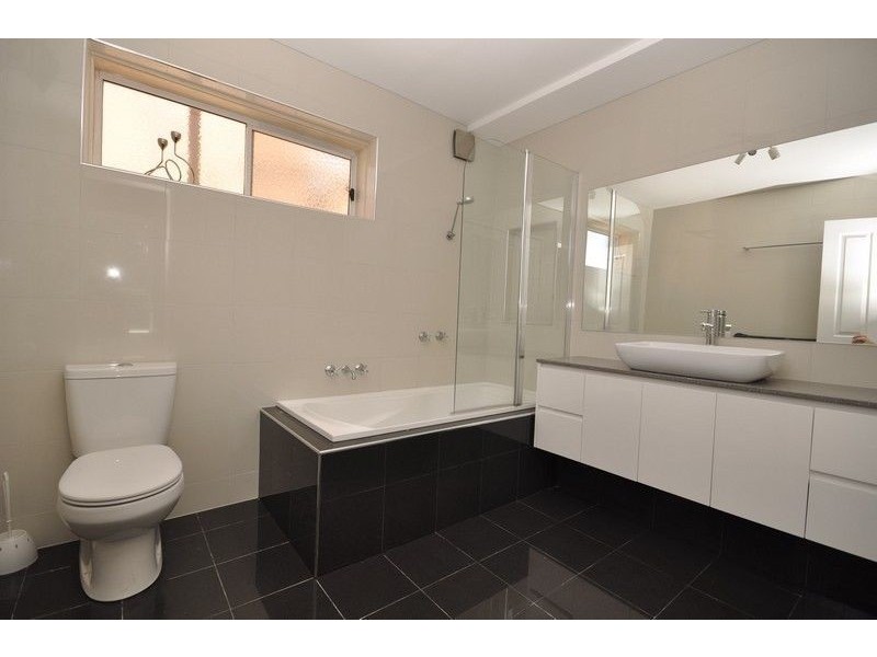 8/69 Kingsville Street, Kingsville VIC 3012