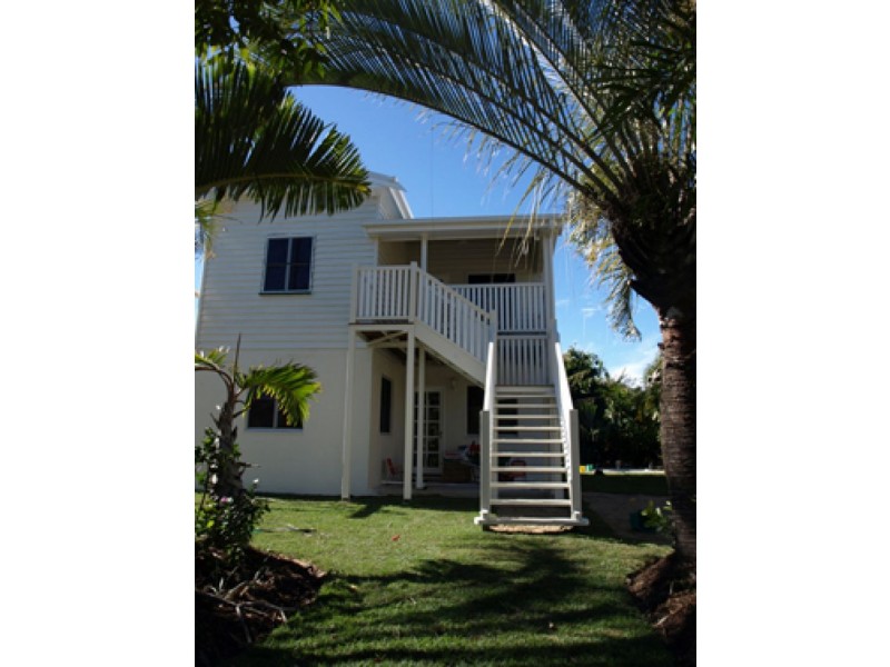 16 Lloyd Street, West Mackay QLD 4740